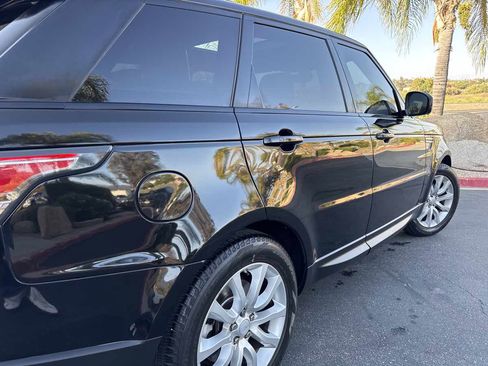 Used 2016 Land Rover Range Rover Sport HSE image 17