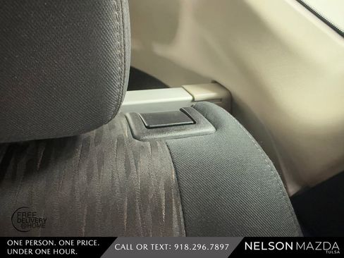 Used 2017 Nissan Rogue SV w/ Sun & Sound Touring Package image 36