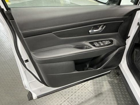 Used 2025 Nissan Murano SV image 29