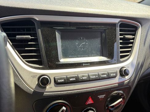 Used 2021 Hyundai Accent SE FWD image 10