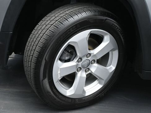 Used 2018 Jeep Compass Latitude w/ Safe & Security Group image 18