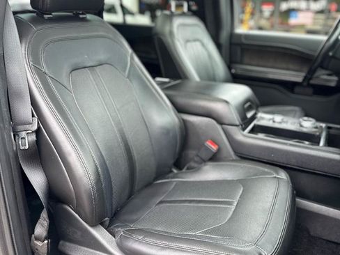 Used 2018 Ford Expedition Limited w/ Equipment Group 301A AWD/4WD image 12