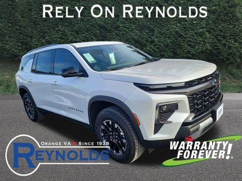 Used 2024 Chevrolet Traverse Z71 image 1