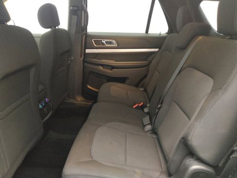 Used 2017 Ford Explorer XLT FWD image 18