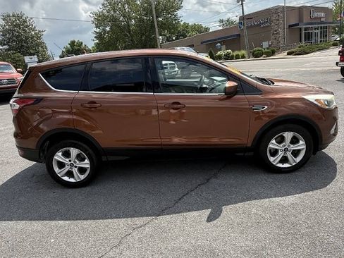 Used 2017 Ford Escape SE AWD/4WD image 5