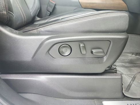 Used 2024 Chevrolet Silverado 2500 High Country AWD/4WD image 42