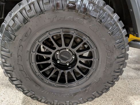 Used 2019 Jeep Wrangler Sport AWD/4WD image 11