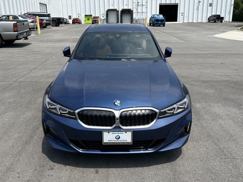 Used 2023 BMW 330i xDrive Sedan w/ Premium Package AWD/4WD image 3