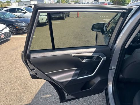 Used 2025 Toyota RAV4 XLE AWD/4WD image 39