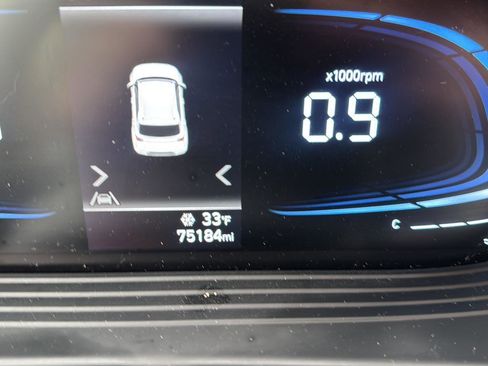 Used 2023 Hyundai Venue SEL w/ Cargo Package image 21