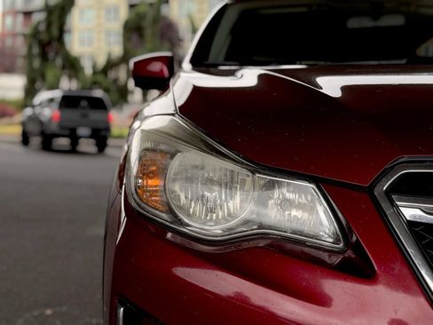 Used 2017 Subaru Crosstrek 2.0i Premium AWD/4WD image 11