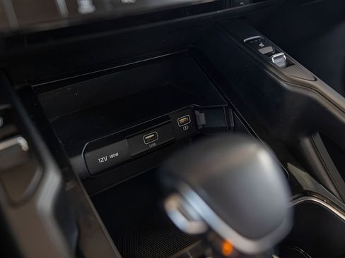 Used 2020 Kia Telluride S w/ S 8 Passenger Seating Package image 25