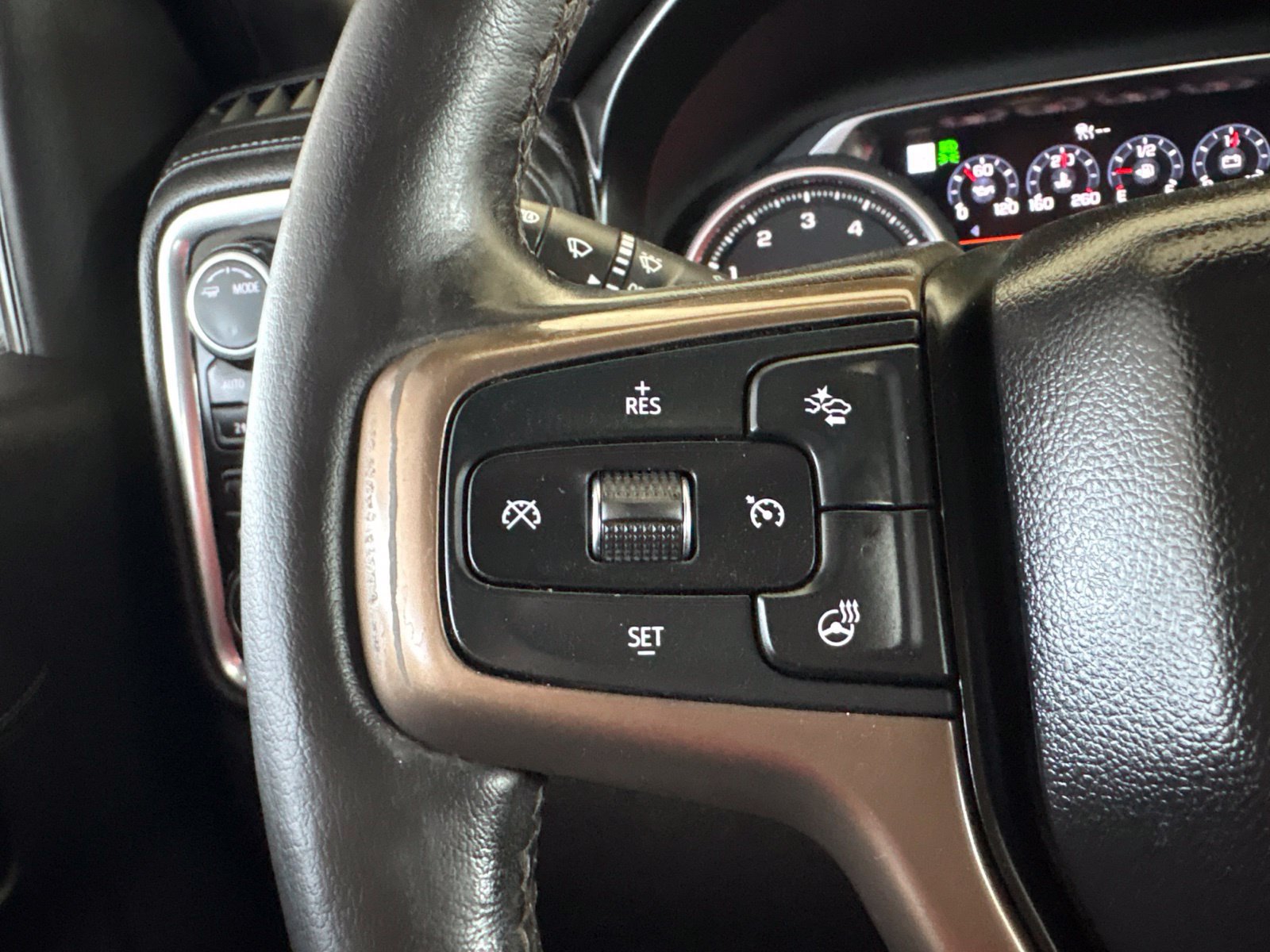 Used 2020 Chevrolet Silverado 1500 High Country w/ Technology Package AWD/4WD image 31