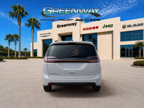 New 2026 Chrysler Pacifica Select w/ S Appearance Package FWD image 7