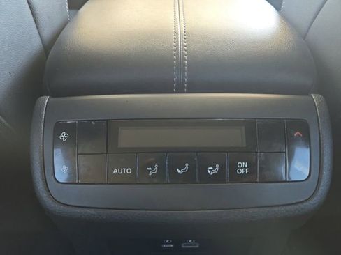 Used 2025 Nissan Pathfinder SL image 26