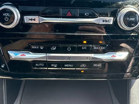 Used 2023 Ford Explorer ST-Line AWD/4WD image 34