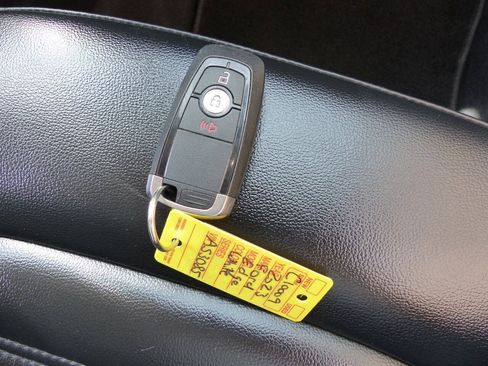 Used 2023 Ford Edge SEL AWD/4WD image 45