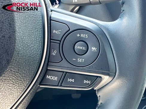 Used 2020 Toyota Corolla XLE image 11