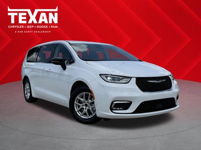 Used 2024 Chrysler Pacifica Touring-L