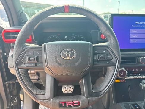 Used 2025 Toyota Tacoma TRD Pro AWD/4WD image 16