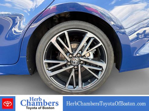 Used 2025 Toyota Camry XSE AWD/4WD image 9