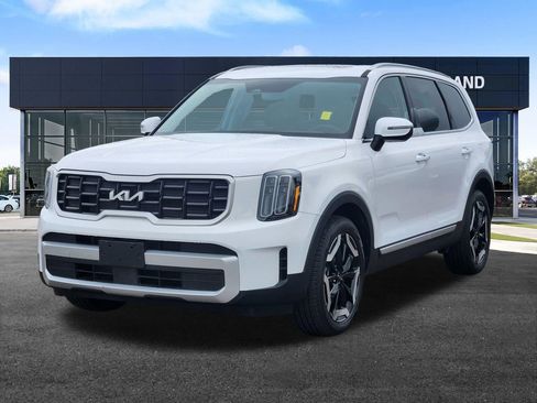 Used 2024 Kia Telluride S w/ S Sunroof Package image 4