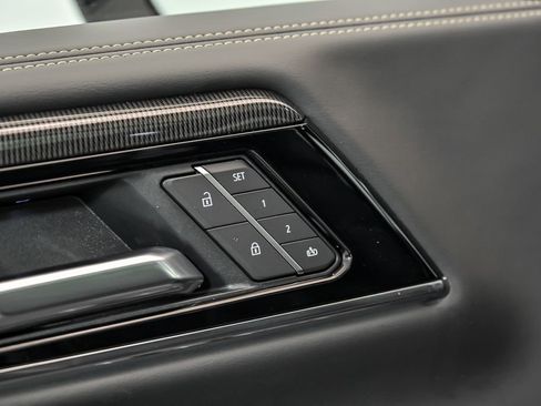 New 2026 GMC Yukon Elevation w/ Elevation Premium Package AWD/4WD image 6