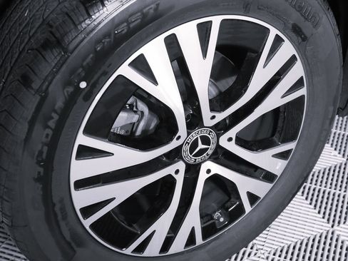 Certified 2025 Mercedes-Benz GLB 250 4MATIC image 7