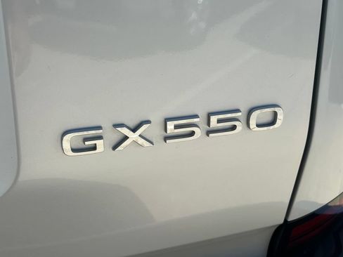 Used 2025 Lexus GX 550 AWD/4WD image 13