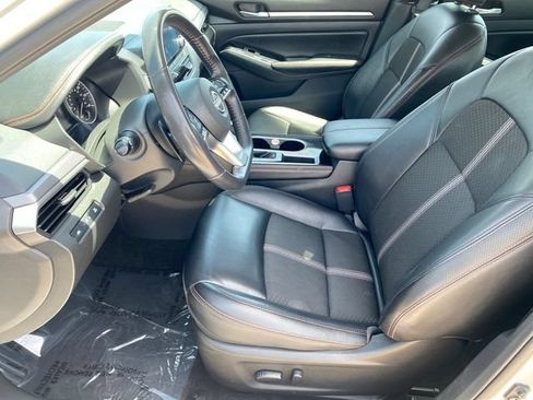 Used 2024 Nissan Altima 2.5 SR FWD image 10