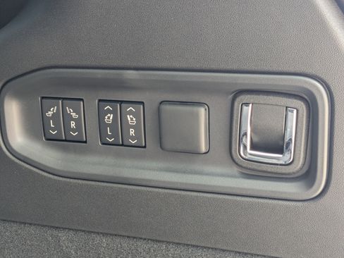 New 2026 Cadillac Vistiq Premium Luxury w/ LPO, Floor Liner Package AWD/4WD image 29