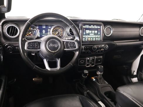 Used 2018 Jeep Wrangler Unlimited Sahara AWD/4WD image 2