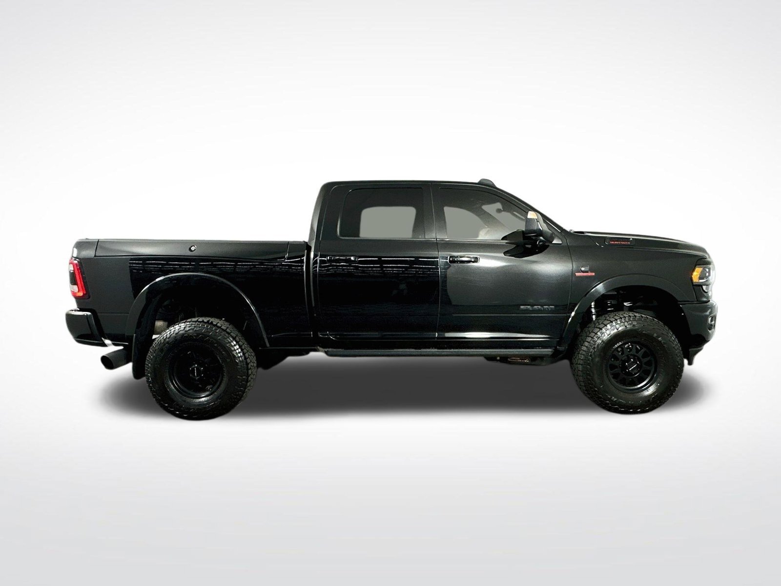 Used 2022 RAM 2500 Limited AWD/4WD image 9