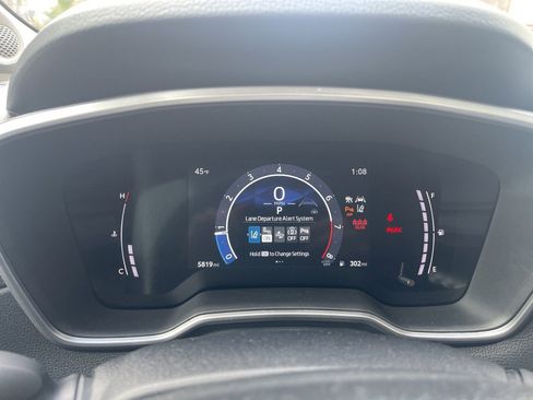 Used 2025 Toyota Corolla Cross XLE w/ Convenience Package image 26