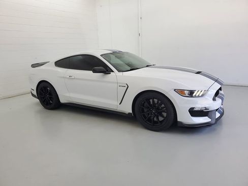 Used 2017 Ford Mustang Shelby GT350 RWD image 4