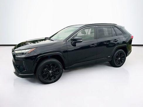 Used 2022 Toyota RAV4 SE w/ Convenience Package AWD/4WD image 3