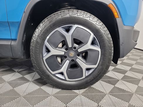 Used 2024 Rivian R1S Adventure AWD/4WD image 11