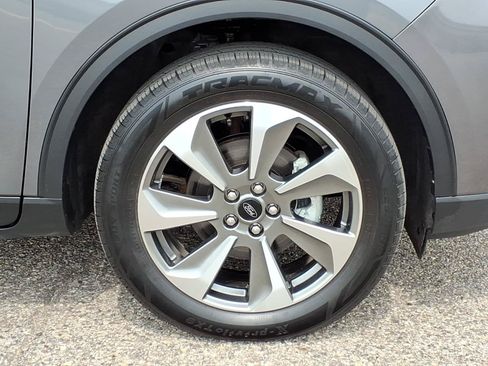 Used 2025 Ford Escape Platinum AWD/4WD image 10