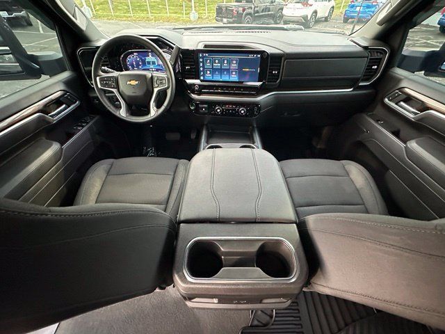 Used 2025 Chevrolet Silverado 2500 LT w/ Z71 Chrome Sport Edition AWD/4WD image 28