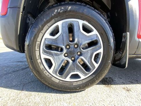 Used 2017 Jeep Renegade Trailhawk AWD/4WD image 10