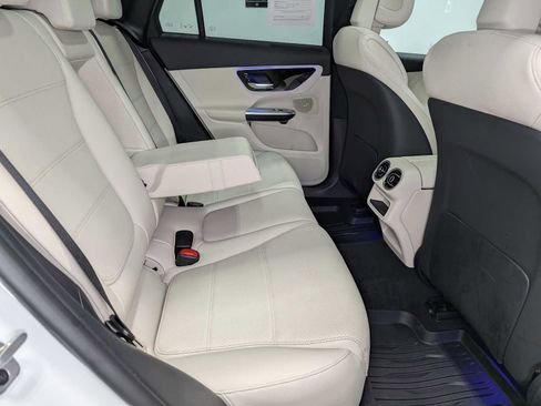 Certified 2025 Mercedes-Benz GLC 300 4MATIC image 37