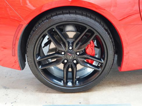 Used 2019 Chevrolet Corvette Stingray Coupe w/ Carbon Flash Badge Package RWD image 59