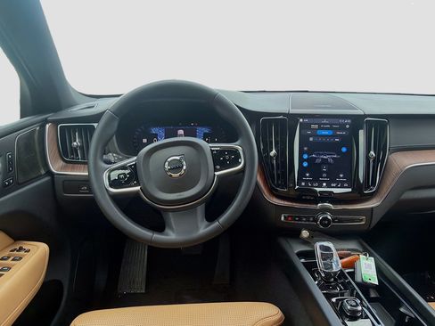 Used 2024 Volvo XC60 B5 Ultimate AWD/4WD image 18