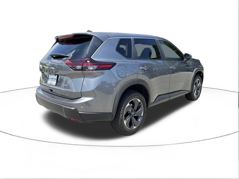 Used 2024 Nissan Rogue SV FWD image 3