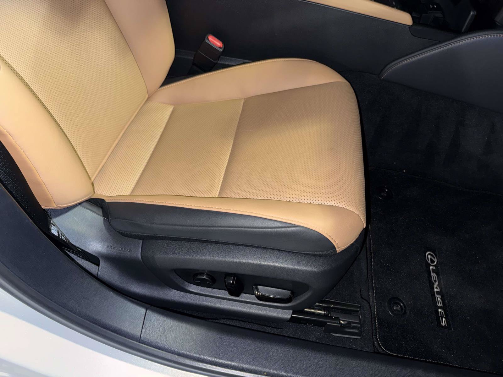 Certified 2022 Lexus ES 350 w/ Premium Package FWD image 15