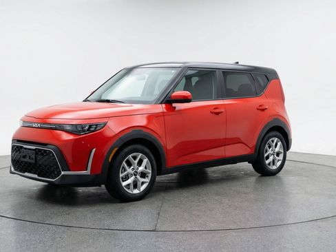 Used 2025 Kia Soul LX w/ LX Technology Package image 3