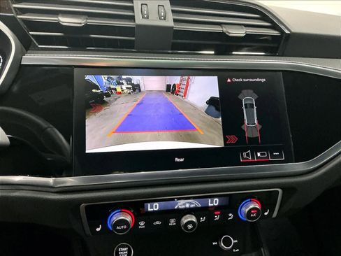 Certified 2025 Audi Q3 2.0T Premium w/ Convenience Package image 24