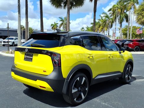 Certified 2025 Nissan Kicks SR image 14