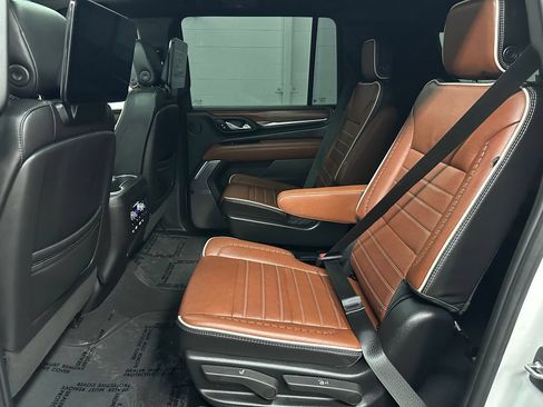 Used 2024 GMC Yukon XL Denali Ultimate AWD/4WD image 22