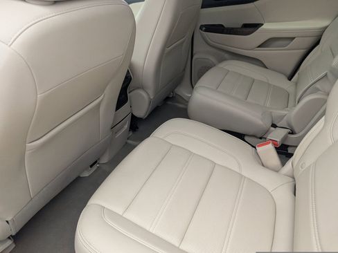 Used 2023 GMC Acadia Denali image 15